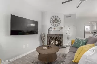 Photo #5: 6851668 Listing 