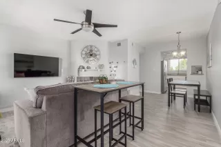 Photo #6: 6851668 Listing 