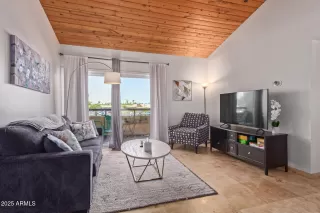 Photo #6: 6851685 Listing 