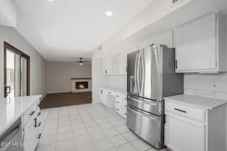 Photo #5: 6851694 Listing