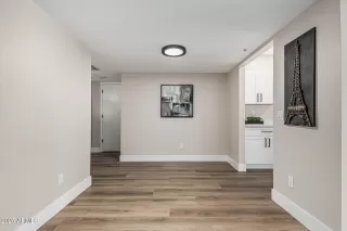 Photo #5: 6851791 Listing