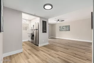 Photo #6: 6851791 Listing