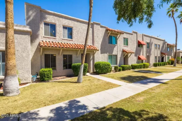 MLS: 6852026 Condo For Sale