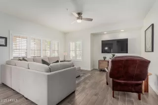 Photo #5: 6852171 Listing