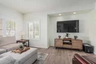 Photo #6: 6852171 Listing