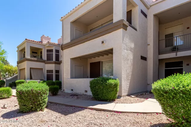 MLS: 6852402 Condo For Sale