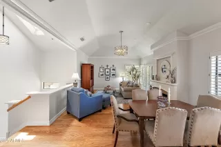 Photo #6: 6852464 Listing 