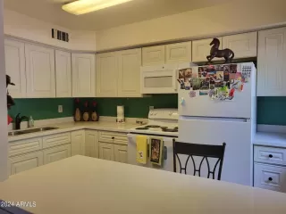 Photo #6: 6852583 Listing