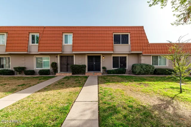 MLS: 6852754 Condo For Sale