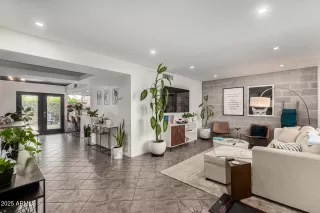 Photo #5: 6852754 Listing