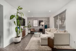 Photo #6: 6852754 Listing