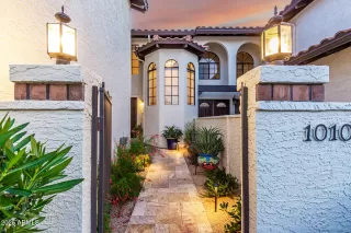 Photo #2: 6853070 Listing