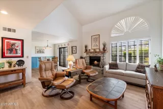 Photo #6: 6853070 Listing