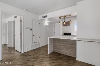 Photo #3: 6853172 Listing 