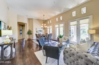 Photo #2: 6853453 Listing 