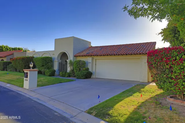 MLS: 6853511 Condo For Sale