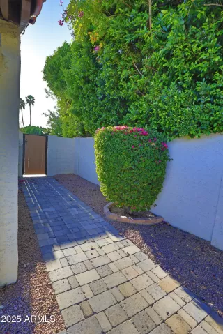 Photo #4: 6853511 Listing