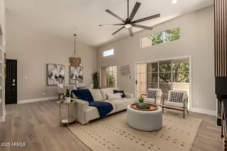 Photo #3: 6853618 Listing 