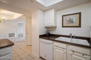 Photo #6: 6853694 Listing