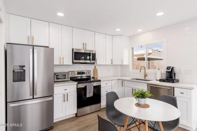 MLS: 6853717 Condo For Sale