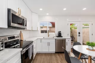 Photo #1: 6853717 Listing 