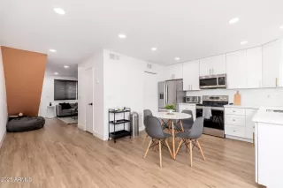 Photo #2: 6853717 Listing 