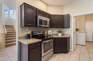 Photo #5: 6853721 Listing