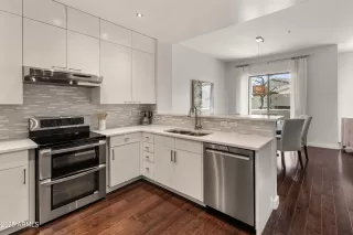 Photo #2: 6853766 Listing