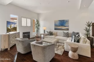 Photo #5: 6853766 Listing