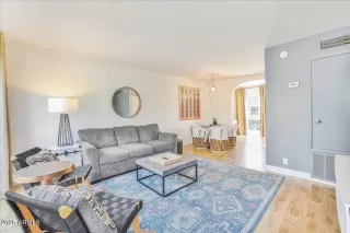 Photo #2: 6853887 Listing