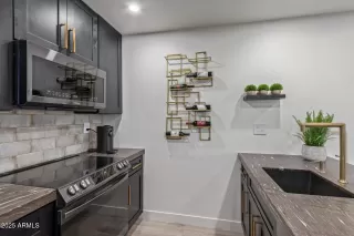 Photo #1: 6854262 Listing