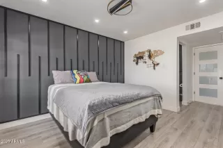 Photo #5: 6854262 Listing