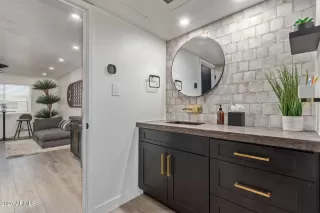 Photo #6: 6854262 Listing