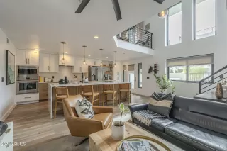 Photo #2: 6854323 Listing 