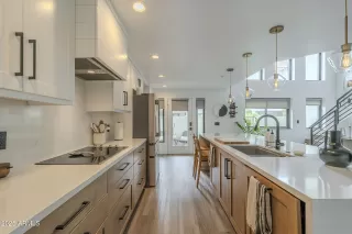 Photo #4: 6854323 Listing 