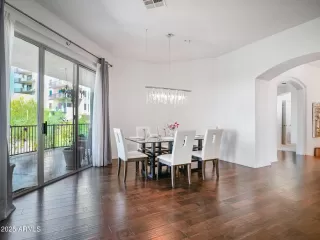 Photo #4: 6854987 Listing