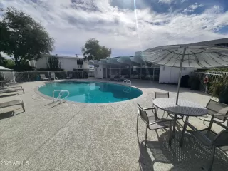 Photo #5: 6855169 Listing