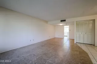 Photo #5: 6855193 Listing