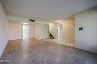 Photo #6: 6855193 Listing