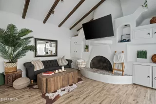 Photo #2: 6855305 Listing