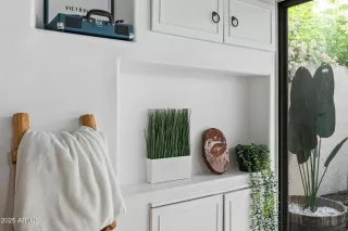 Photo #6: 6855305 Listing