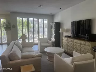 Photo #3: 6855519 Listing