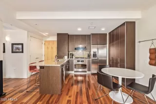 Photo #5: 6855636 Listing