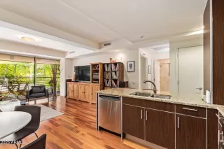 Photo #6: 6855636 Listing