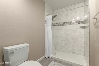 Photo #5: 6855692 Listing