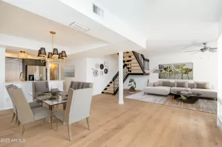 Photo #5: 6855703 Listing