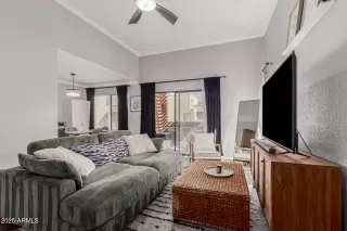 Photo #4: 6855810 Listing