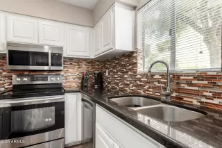 Photo #3: 6855838 Listing