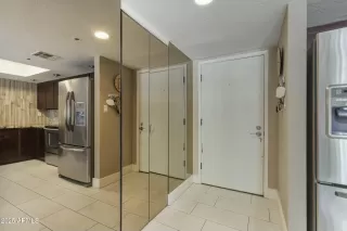 Photo #6: 6855896 Listing