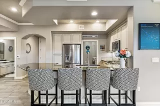 Photo #6: 6856385 Listing